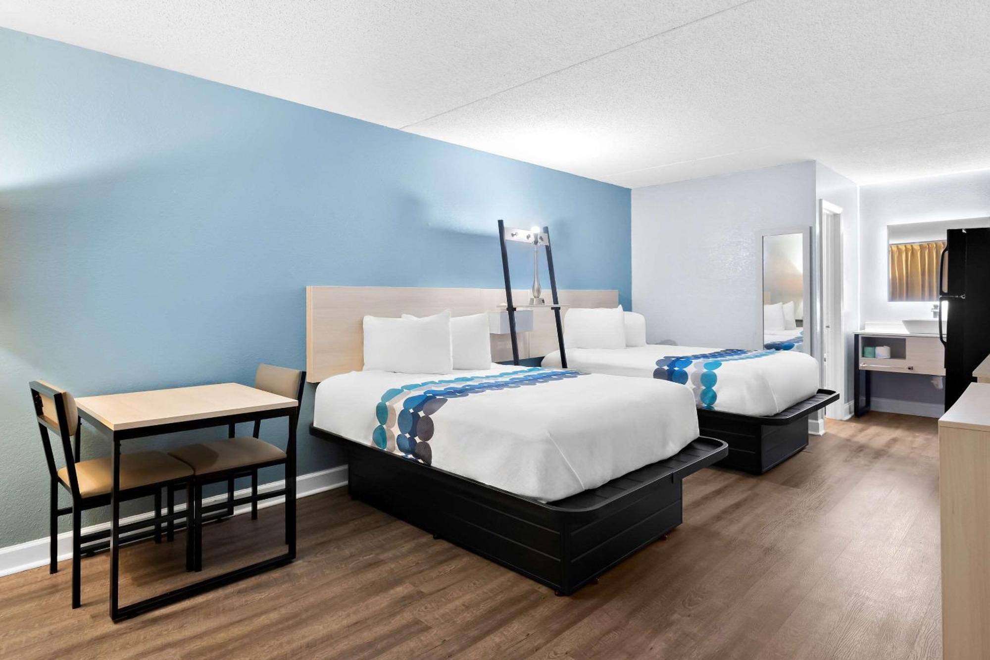 Suburban Studios By Choice Hotels - Award Winning - New 2024 - Walk To Eateries & Grocery - Ultra Sparkling - Garden Rooms - Designer Lighting & Right Off I-95 - Proudly An All American Managed Property Brunswick Ngoại thất bức ảnh